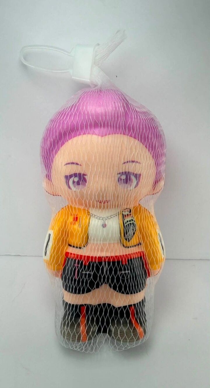 KPop Demon Hunters Rumi Squishy Doll Figure HUNTR/X Pink Hair Yellow Jacket NEW